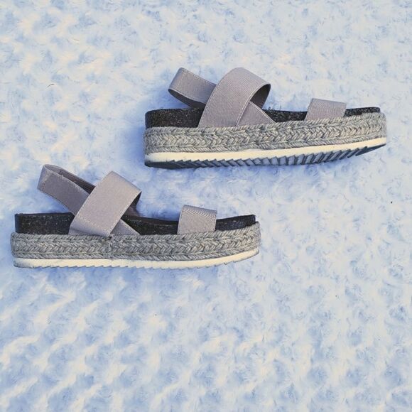 Madden Girl Size 6.5M Cybell Faux Suede Light Pink Platform Espadrille Sandals - Picture 2 of 6